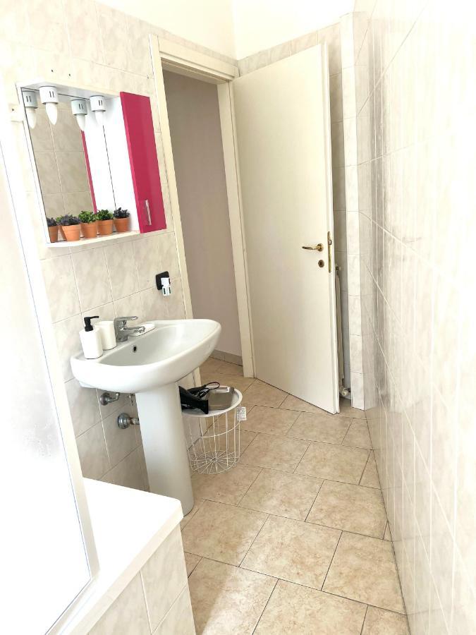 Casa Polly 2 - Ampio E Comodo Appartamento A Voghera Ngoại thất bức ảnh
